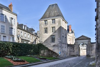 737A0924HDR Entrée Hôtel de Ville (Evêché)