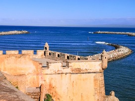 Esplanade de la Kasbah des Oudayas Vue sur la mer et l'Oued Bou Regreg