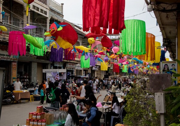 090 Dans les rues de Battambang